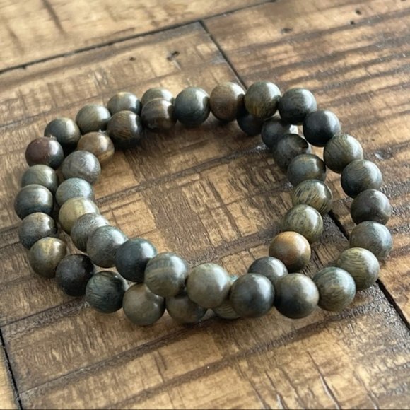 2pc 8mm Green Sandalwood Stretch Bead Bracelet - Picture 3 of 4